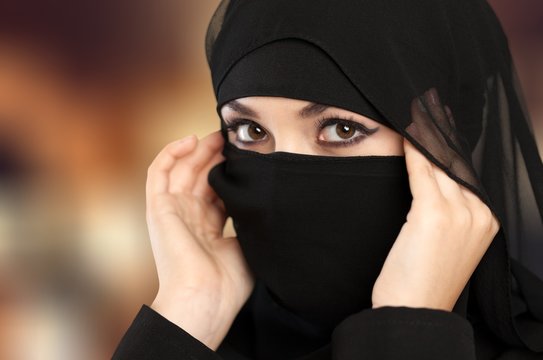 Beautiful girl in niqab by Nayzak