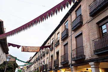Fototapeta na wymiar Mercadillo medieval en Alcalá de Henares, Madrid.