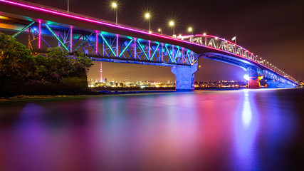 Pink and Blue Harbour Bridge at Night - obrazy, fototapety, plakaty