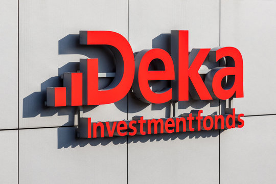 altena, North Rhine-Westphalia/germany - 19 08 19:  deka investmentfonds sign on an building in altena germany
