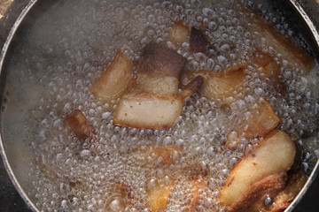 Boiling meat