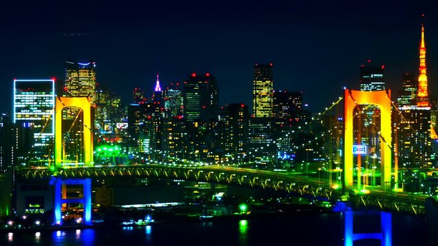 東京　レインボーブリッジ　タイムラプス　年末限定　虹色ライトアップ