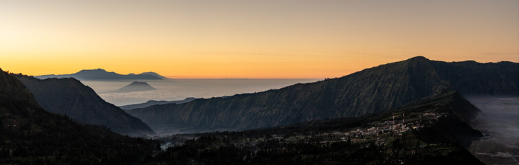 Vulkanlandschaft am Mount Bromo im Morgenlicht