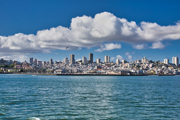 Fototapeta premium Large Cloud over San Francisco Skyline