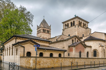 Fototapeta na wymiar Basilica of Saint-Martin d'Ainay, Lyon, France