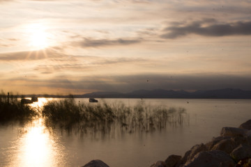 Langzeitbelichtung mit Graufilter - Sonnenuntergang am Gardasee