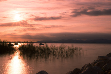 Langzeitbelichtung mit Graufilter - Sonnenuntergang am Gardasee