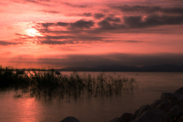 Langzeitbelichtung mit Graufilter - Sonnenuntergang am Gardasee