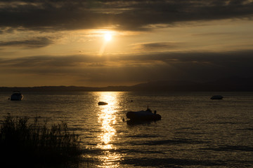 Sonnenuntergang mit Langzeitbelichtung am Gardasee