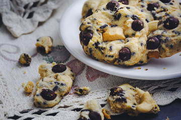 Close up bake chocolate chip cookie with cashews.dessert american