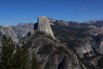 Fototapeta premium Glacier Point, an overlook with a commanding view of Yosemite Valley, Half Dome and Yosemite Falls