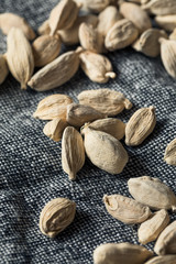Raw White Organic Cardomom Pod Seeds