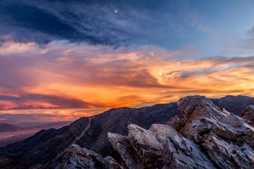 Fototapeta na wymiar dramatic sunset from mountain peak