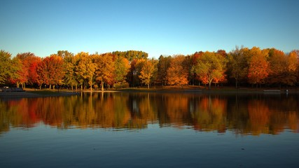 Lac aux castors de Montréal en automne