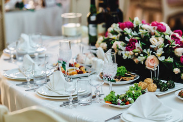 elegant table setting