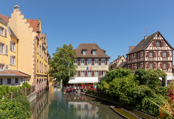 Fototapeta na wymiar Traditional buildings in the little Venice area in the old town of Colmar