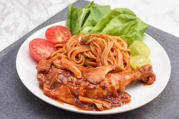 チキンレッグのトマトソース煮込み