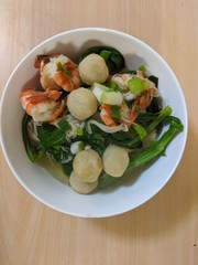 salad with chicken and vegetables