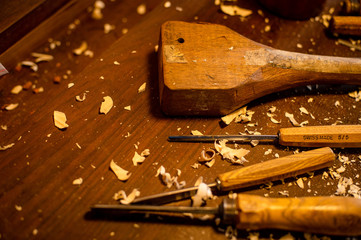Fabricación y reparación de instrumentos músicales, taller de lutería en la ciudad de Bogotá