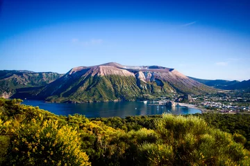 Foto auf Leinwand Vulkan auf der Äolischen Insel © Yggdrasill