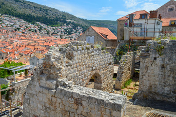 Fototapeta na wymiar Walking on walls of town Dubrovnik on June 18, 2019. 