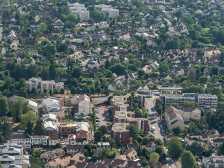 Fototapeta na wymiar vue aérienne de la ville de Vernouillet dans les Yvelines en France