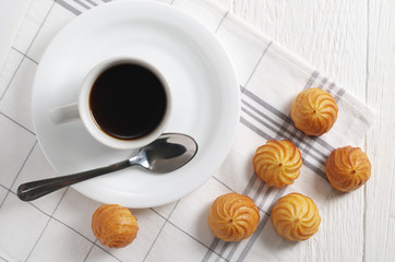 Coffee and custard cakes