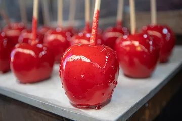 Foto auf Leinwand candy apple tray close-up © bykofoto