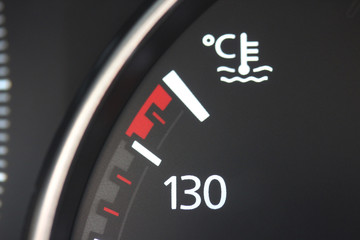 Vehicle coolant gauge in Celcius