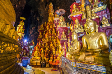 Fototapeta premium inside the amazing pindaya cave in myanmar