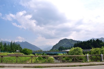 Fototapeta na wymiar 新潟県魚野川 岩原スキー場方面