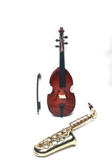 Fototapeta premium saxophone and double-bass isolated on white background