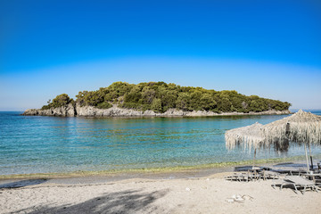 Ombrelloni con isolotto