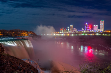 Fototapeta na wymiar Niagara falls between United States of America and Canada.