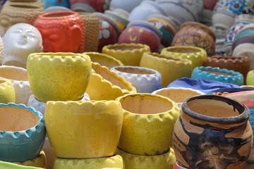 Designer Home Decor Colorful Glazing Pottery made of Porcelain Ceramics Clay for Decorative purpose