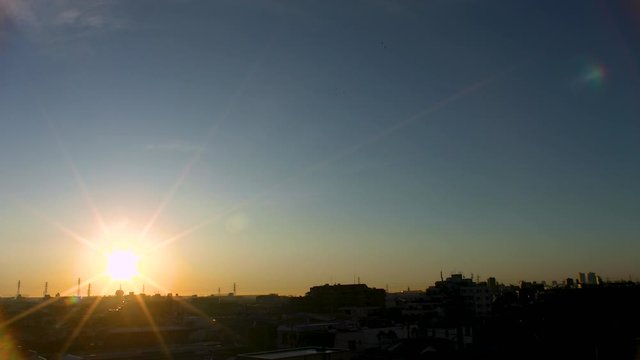 晴天の秋の朝日