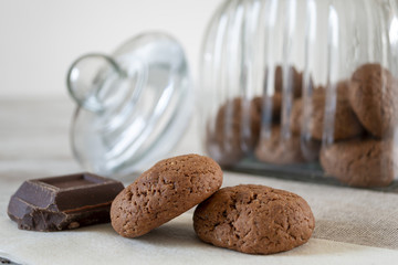 biscotti della nonna al cioccolato fondente vista frontale