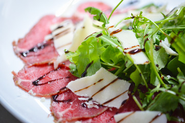 fresh carpaccio salad with wine vinegar
