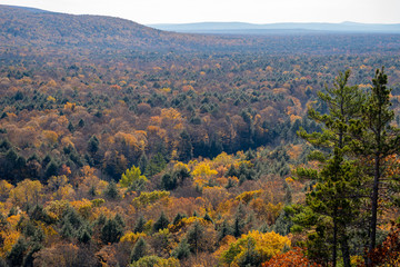 Lake of the Clouds scenic overlook in fall, at the Porcupine Mountains in Michigan