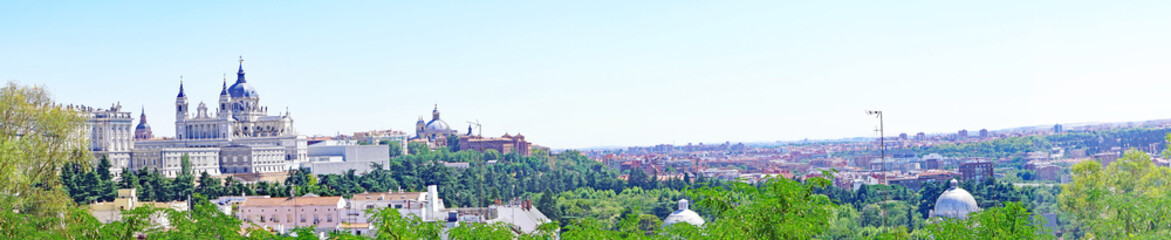 Fototapeta na wymiar Paisaje urbano de Madrid, España, Europa
