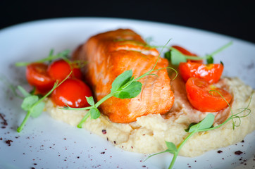 fresh grilled salmon with lime sauce