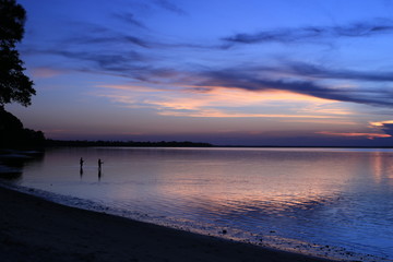 Fototapeta na wymiar sunset on the bay