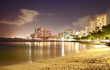 Obraz premium Waikiki beach at night
