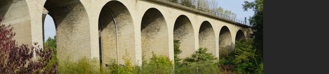 Fototapeta na wymiar Viadukt in Bielefeld Obersee