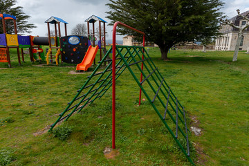 Fototapeta premium VILLA PIEDRAHITA AVILA JARDINES PALACIO DUQUES DE ALBA ABRIL 2018