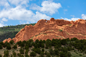 Fototapeta premium Kissing Camels rock formation at Garden of the Gods Park in Colorado Springs, Colorado