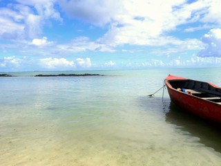 Obraz premium plage avec bateau