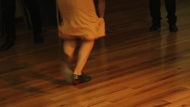 bailando al ritmo del swing