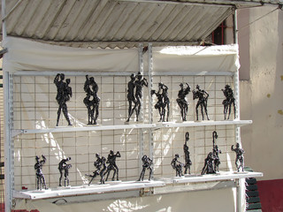 Metal statuettes representing Tango steps.