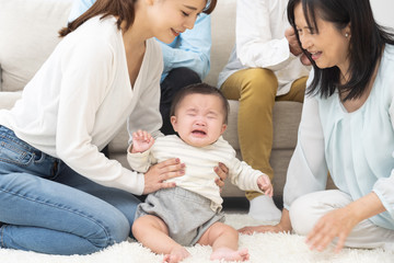 家族　育児　子育て